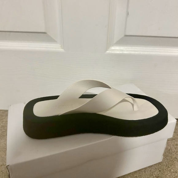 Cult Avenue Style Muse Sandals- Black & white - Picture 7 of 7